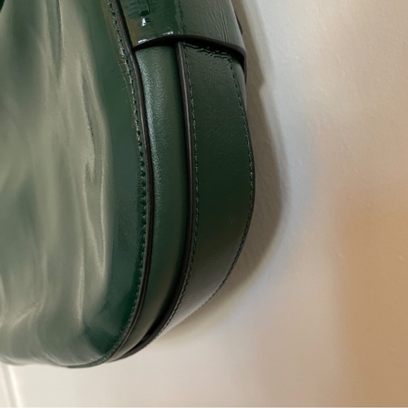 TORY BURCH GEMINI LINK CROSSBODY HOBO ADJUSTABLE PATENT LEATHER GOLD ACCENT BAG - Picture 12 of 15